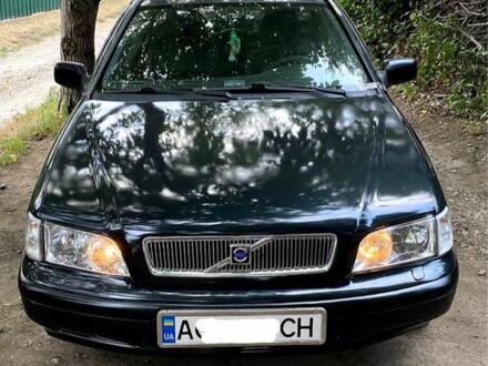 Вольво С40 1996 в Черновцах на Automoto.ua Синий Вольво С40, объемом двигателя 0.19 л и пробегом 290 тыс. км за 2800 $, фото 1 на Automoto.ua