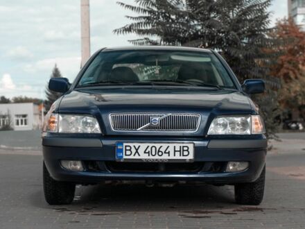 Синий Вольво С40, объемом двигателя 1.6 л и пробегом 181 тыс. км за 3500 $, фото 1 на Automoto.ua