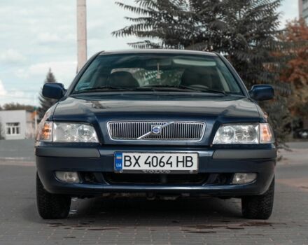 Синий Вольво С40, объемом двигателя 1.6 л и пробегом 181 тыс. км за 3500 $, фото 1 на Automoto.ua