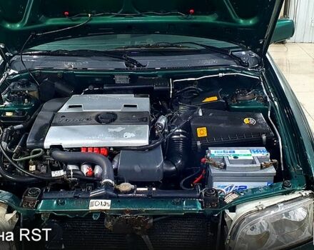 Зелений Вольво S40, об'ємом двигуна 1.7 л та пробігом 200 тис. км за 3300 $, фото 4 на Automoto.ua