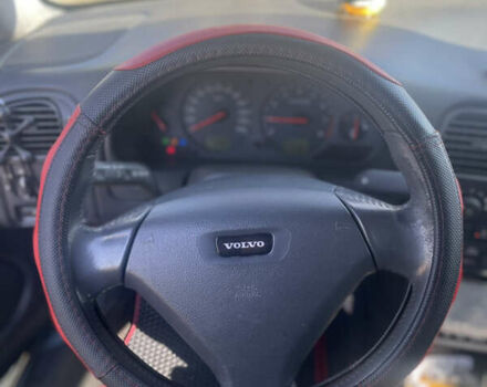 Зелений Вольво S40, об'ємом двигуна 1.8 л та пробігом 210 тис. км за 2125 $, фото 2 на Automoto.ua