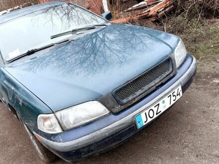 Зеленый Вольво С40, объемом двигателя 1.8 л и пробегом 250 тыс. км за 1700 $, фото 1 на Automoto.ua