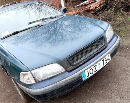 Зеленый Вольво С40, объемом двигателя 1.8 л и пробегом 250 тыс. км за 1700 $, фото 1 на Automoto.ua