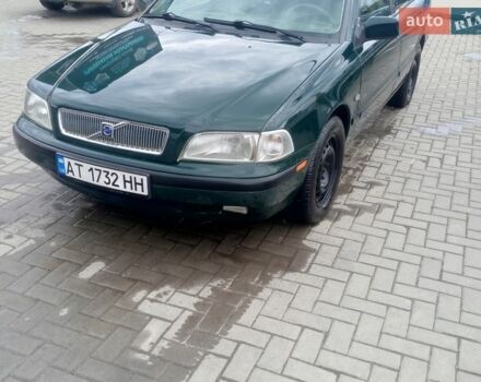Зеленый Вольво С40, объемом двигателя 1.73 л и пробегом 250 тыс. км за 2999 $, фото 1 на Automoto.ua