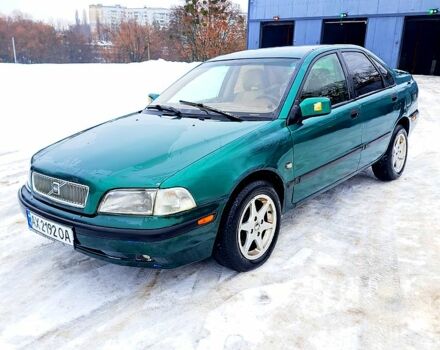 Зеленый Вольво С40, объемом двигателя 1.8 л и пробегом 270 тыс. км за 2350 $, фото 1 на Automoto.ua