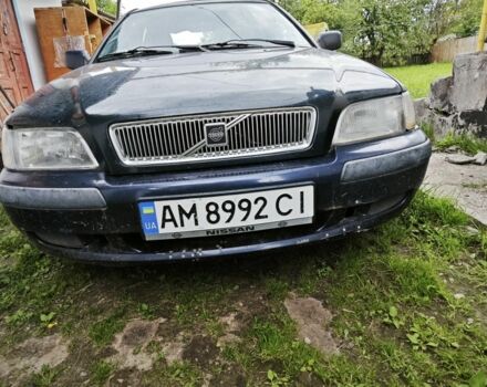 Зеленый Вольво С40, объемом двигателя 1.9 л и пробегом 470 тыс. км за 1700 $, фото 1 на Automoto.ua