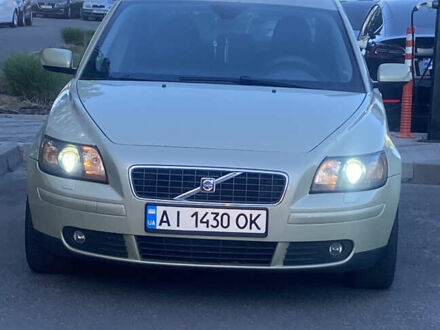 Вольво С40 2005 в Обухове на Automoto.ua Зеленый Вольво С40, объемом двигателя 2.44 л и пробегом 209 тыс. км за 5600 $, фото 1 на Automoto.ua