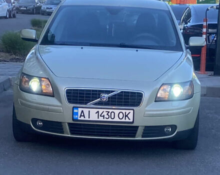 Зелений Вольво S40, об'ємом двигуна 2.44 л та пробігом 209 тис. км за 5600 $, фото 1 на Automoto.ua