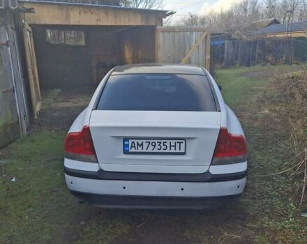 Белый Вольво С60, объемом двигателя 2.5 л и пробегом 182 тыс. км за 4100 $, фото 3 на Automoto.ua