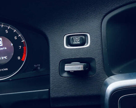 Білий Вольво С60, об'ємом двигуна 1.56 л та пробігом 193 тис. км за 10000 $, фото 46 на Automoto.ua