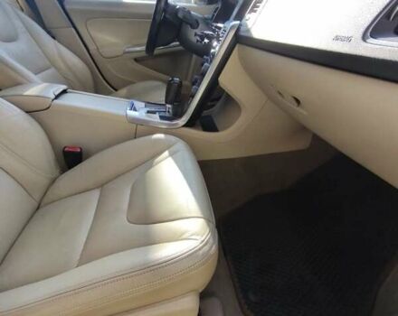 Белый Вольво С60, объемом двигателя 2.52 л и пробегом 205 тыс. км за 9000 $, фото 32 на Automoto.ua