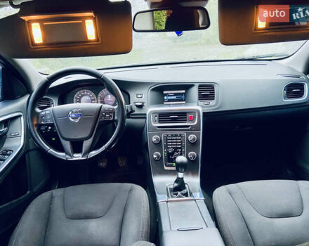 Білий Вольво С60, об'ємом двигуна 1.56 л та пробігом 193 тис. км за 10000 $, фото 45 на Automoto.ua