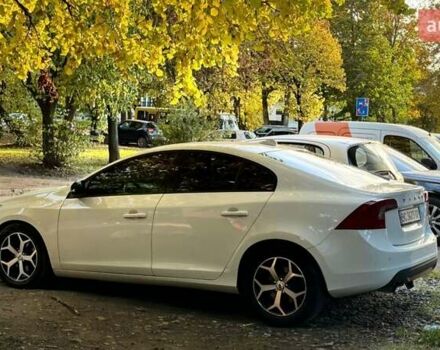 Белый Вольво С60, объемом двигателя 2 л и пробегом 351 тыс. км за 8500 $, фото 7 на Automoto.ua