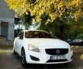 Белый Вольво С60, объемом двигателя 2 л и пробегом 351 тыс. км за 8500 $, фото 4 на Automoto.ua