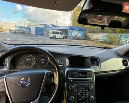 Белый Вольво С60, объемом двигателя 2 л и пробегом 351 тыс. км за 8500 $, фото 1 на Automoto.ua