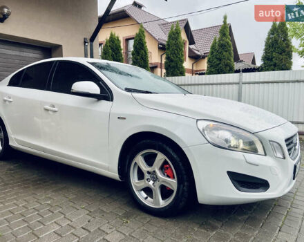 Білий Вольво С60, об'ємом двигуна 1.56 л та пробігом 193 тис. км за 10000 $, фото 52 на Automoto.ua