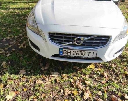 Белый Вольво С60, объемом двигателя 2.52 л и пробегом 205 тыс. км за 9000 $, фото 6 на Automoto.ua