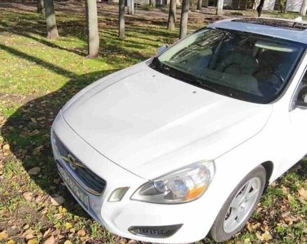 Белый Вольво С60, объемом двигателя 2.52 л и пробегом 205 тыс. км за 9000 $, фото 5 на Automoto.ua