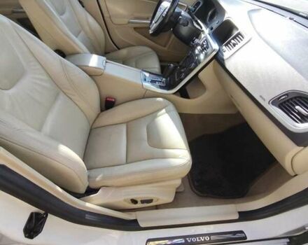 Белый Вольво С60, объемом двигателя 2.52 л и пробегом 205 тыс. км за 9000 $, фото 35 на Automoto.ua