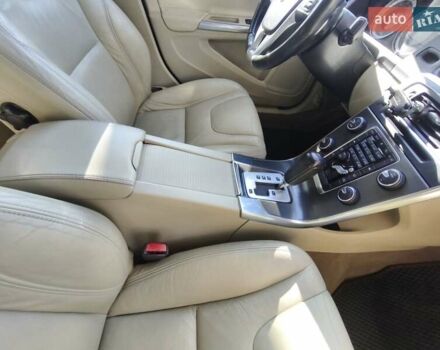 Белый Вольво С60, объемом двигателя 2.52 л и пробегом 205 тыс. км за 9000 $, фото 25 на Automoto.ua