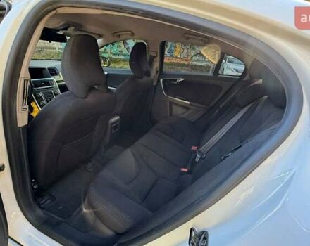 Белый Вольво С60, объемом двигателя 2 л и пробегом 351 тыс. км за 8500 $, фото 2 на Automoto.ua