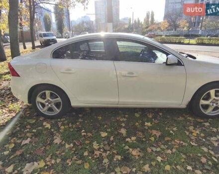 Белый Вольво С60, объемом двигателя 2.52 л и пробегом 205 тыс. км за 9000 $, фото 15 на Automoto.ua