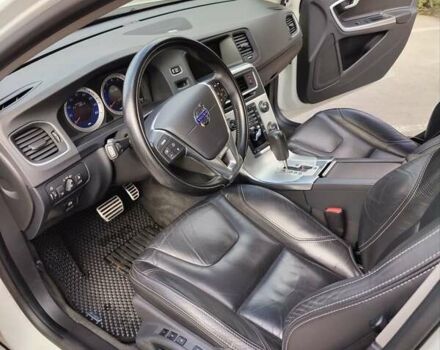 Белый Вольво С60, объемом двигателя 2.95 л и пробегом 61 тыс. км за 15200 $, фото 10 на Automoto.ua