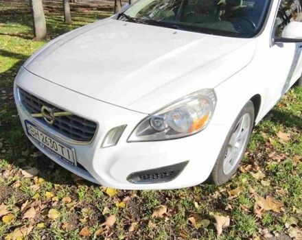 Белый Вольво С60, объемом двигателя 2.52 л и пробегом 205 тыс. км за 9000 $, фото 7 на Automoto.ua