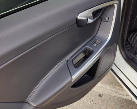 Белый Вольво С60, объемом двигателя 2.95 л и пробегом 61 тыс. км за 15200 $, фото 9 на Automoto.ua