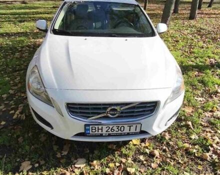 Белый Вольво С60, объемом двигателя 2.52 л и пробегом 205 тыс. км за 9000 $, фото 3 на Automoto.ua