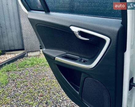 Білий Вольво С60, об'ємом двигуна 1.6 л та пробігом 194 тис. км за 7000 $, фото 52 на Automoto.ua