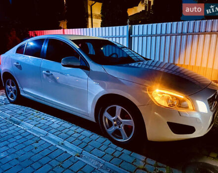Білий Вольво С60, об'ємом двигуна 1.56 л та пробігом 193 тис. км за 10000 $, фото 58 на Automoto.ua
