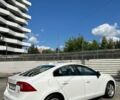 Белый Вольво С60, объемом двигателя 2.52 л и пробегом 187 тыс. км за 10500 $, фото 44 на Automoto.ua