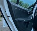 Белый Вольво С60, объемом двигателя 2.52 л и пробегом 187 тыс. км за 10500 $, фото 7 на Automoto.ua