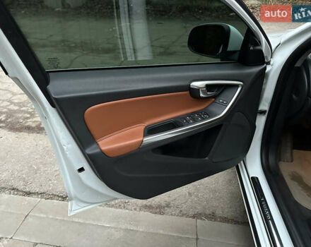 Білий Вольво С60, об'ємом двигуна 2.52 л та пробігом 220 тис. км за 7500 $, фото 14 на Automoto.ua