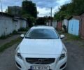 Белый Вольво С60, объемом двигателя 2.52 л и пробегом 187 тыс. км за 10500 $, фото 1 на Automoto.ua