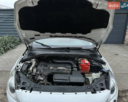 Білий Вольво С60, об'ємом двигуна 2.52 л та пробігом 220 тис. км за 7500 $, фото 4 на Automoto.ua