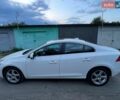Белый Вольво С60, объемом двигателя 2.52 л и пробегом 187 тыс. км за 10500 $, фото 4 на Automoto.ua