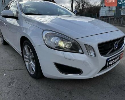 Белый Вольво С60, объемом двигателя 1.6 л и пробегом 265 тыс. км за 10690 $, фото 2 на Automoto.ua