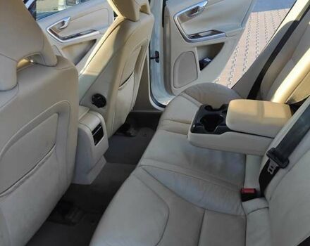 Вольво С60 2013 в Киеве на Automoto.ua Белый Вольво С60, объемом двигателя 2.52 л и пробегом 164 тыс. км за 12500 $, фото 9 на Automoto.ua