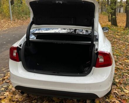 Белый Вольво С60, объемом двигателя 2 л и пробегом 221 тыс. км за 12800 $, фото 10 на Automoto.ua