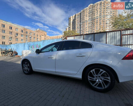 Вольво С60 2013 в Киеве на Automoto.ua Белый Вольво С60, объемом двигателя 1.98 л и пробегом 220 тыс. км за 12200 $, фото 22 на Automoto.ua