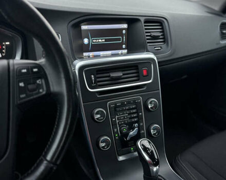 Белый Вольво С60, объемом двигателя 2 л и пробегом 265 тыс. км за 13000 $, фото 5 на Automoto.ua