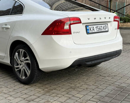 Белый Вольво С60, объемом двигателя 1.98 л и пробегом 222 тыс. км за 10500 $, фото 4 на Automoto.ua