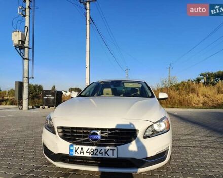 Вольво С60 2013 в Киеве на Automoto.ua Белый Вольво С60, объемом двигателя 2.52 л и пробегом 164 тыс. км за 12500 $, фото 2 на Automoto.ua