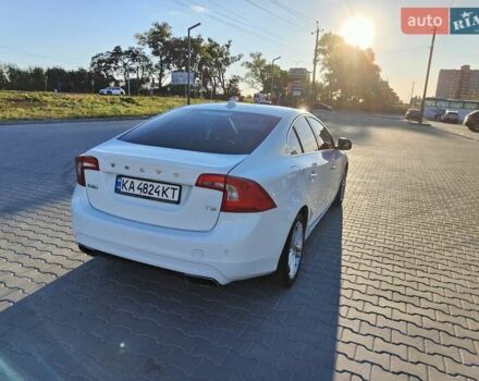 Вольво С60 2013 в Киеве на Automoto.ua Белый Вольво С60, объемом двигателя 2.52 л и пробегом 164 тыс. км за 12500 $, фото 4 на Automoto.ua