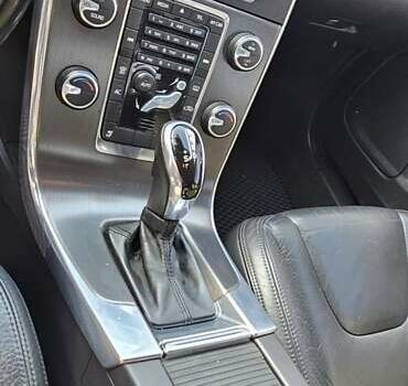 Белый Вольво С60, объемом двигателя 2.5 л и пробегом 208 тыс. км за 11200 $, фото 11 на Automoto.ua