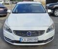 Белый Вольво С60, объемом двигателя 2.5 л и пробегом 208 тыс. км за 11200 $, фото 5 на Automoto.ua