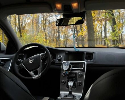 Белый Вольво С60, объемом двигателя 2 л и пробегом 221 тыс. км за 12800 $, фото 12 на Automoto.ua