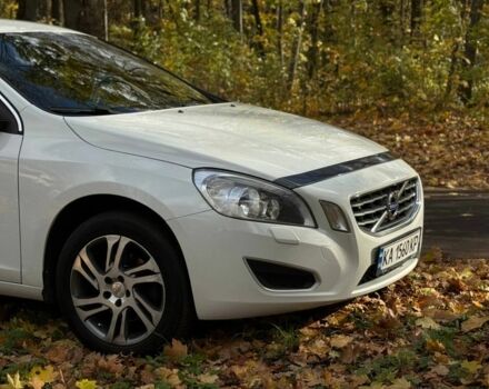 Белый Вольво С60, объемом двигателя 2 л и пробегом 221 тыс. км за 12800 $, фото 3 на Automoto.ua